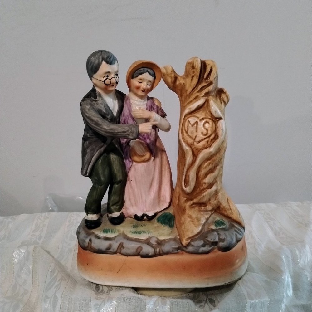 A Price Import Revolving Old Couple Music Figure 1970s